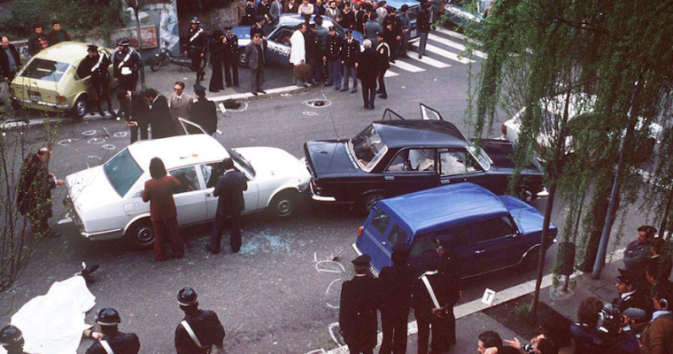Di AP Photo - Via Fani, Roma, 16 marzo 1978, ore 9, su ilpost.it, 16 marzo 2018